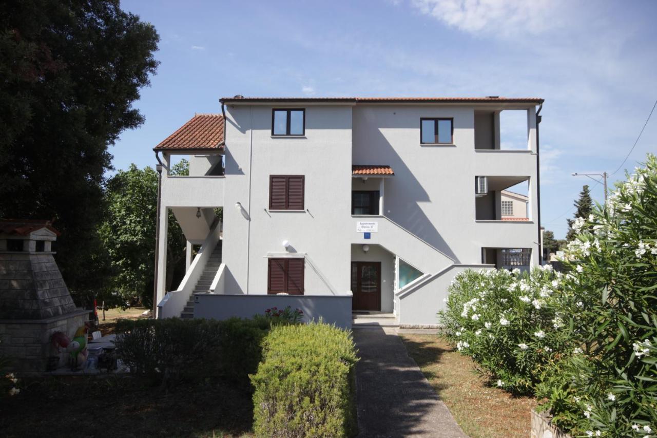 באניולה Apartments Smitran מראה חיצוני תמונה