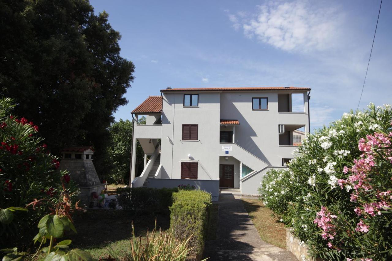 באניולה Apartments Smitran מראה חיצוני תמונה
