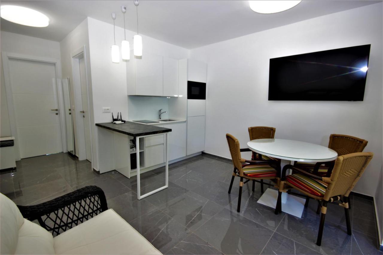 באניולה Apartments Smitran מראה חיצוני תמונה