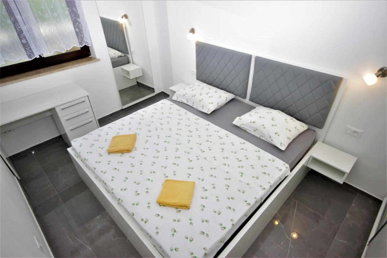 באניולה Apartments Smitran מראה חיצוני תמונה