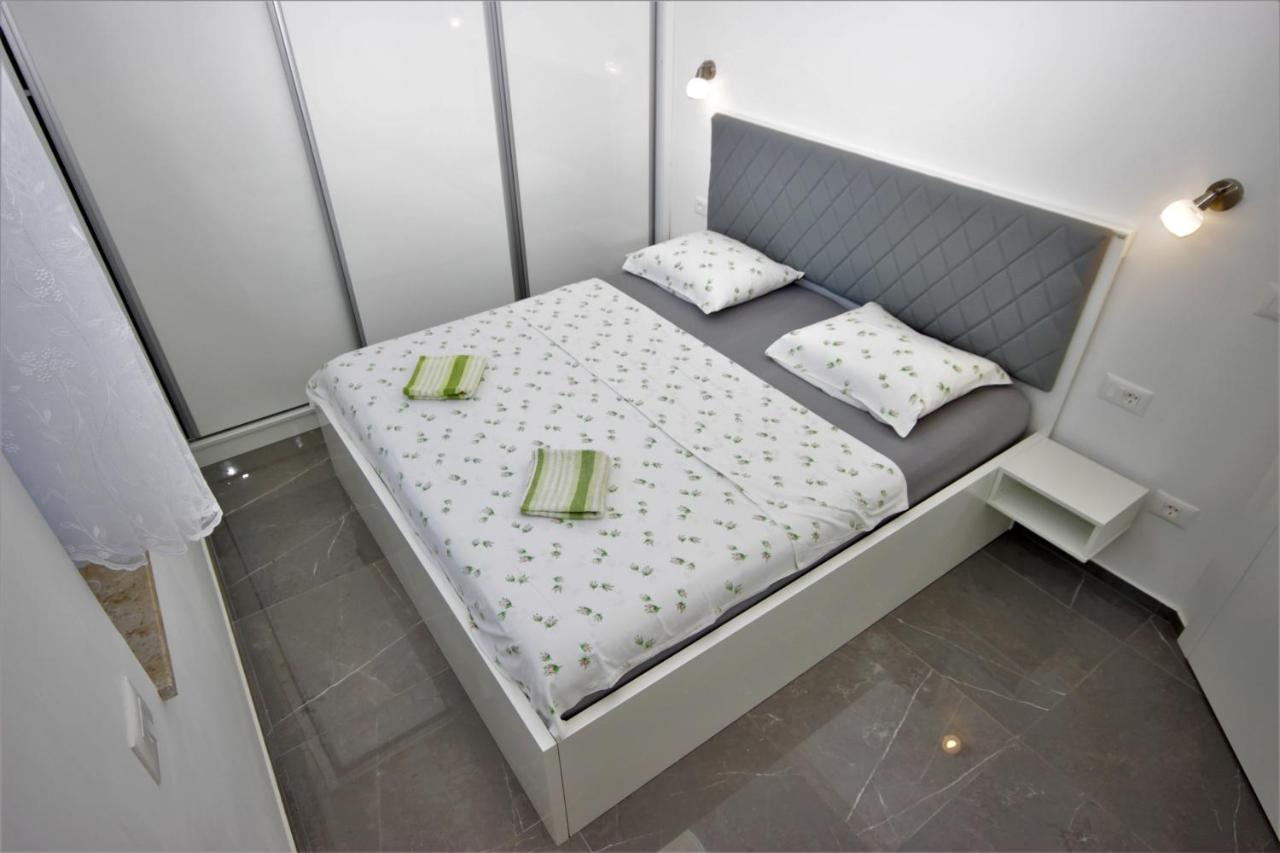 באניולה Apartments Smitran מראה חיצוני תמונה