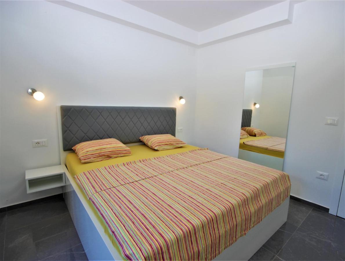 באניולה Apartments Smitran מראה חיצוני תמונה
