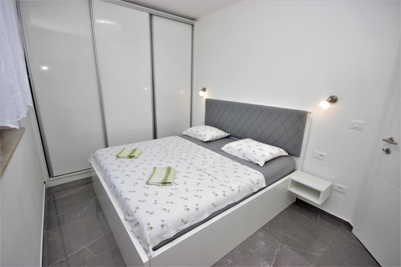 באניולה Apartments Smitran מראה חיצוני תמונה