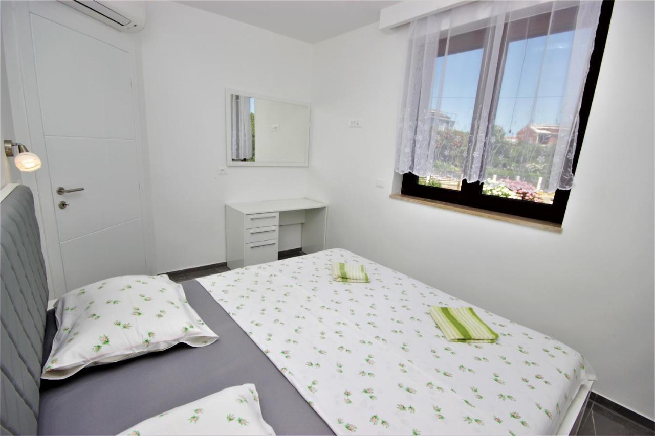 באניולה Apartments Smitran מראה חיצוני תמונה