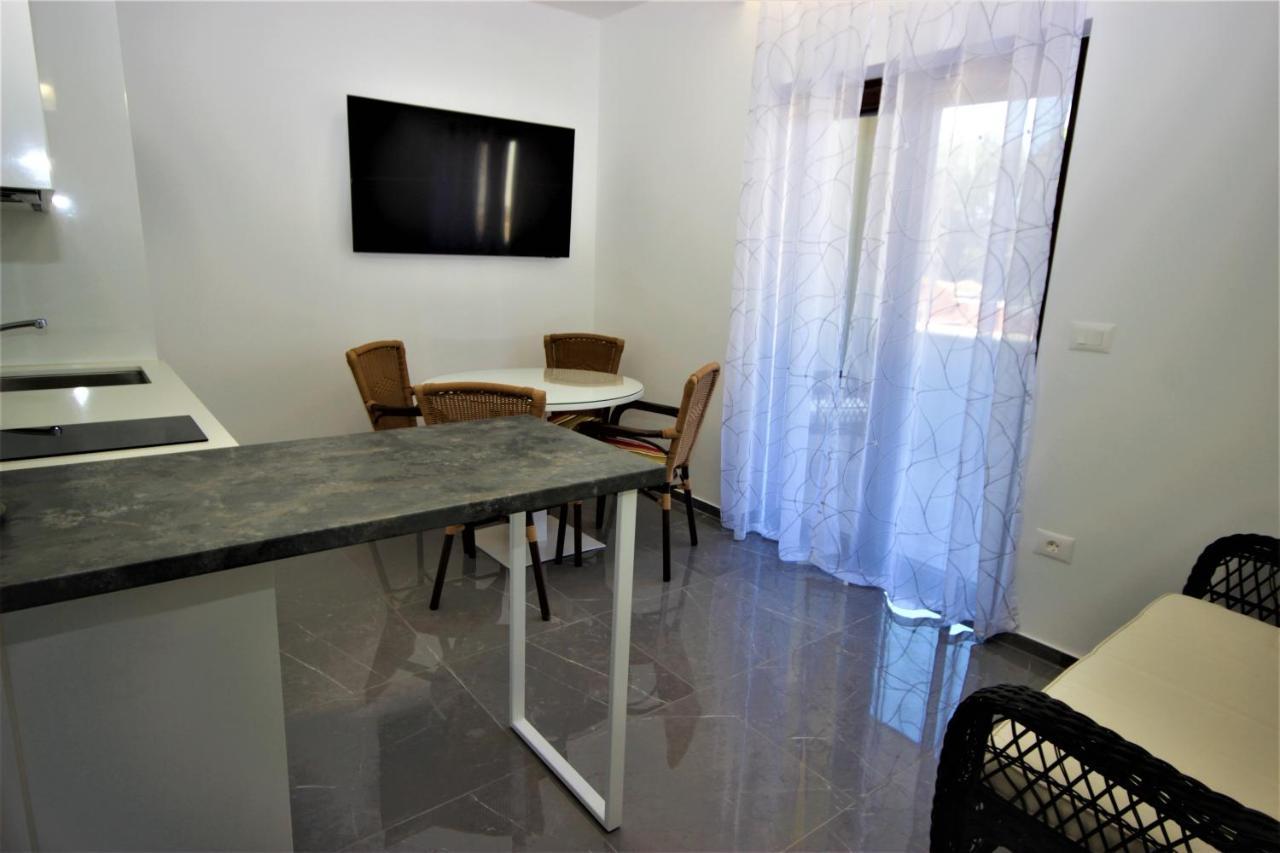באניולה Apartments Smitran מראה חיצוני תמונה